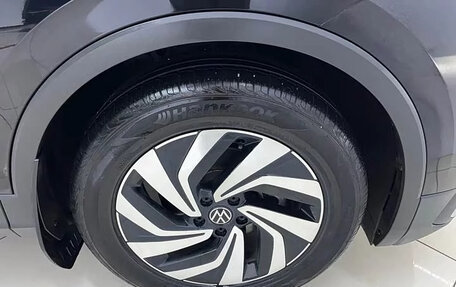 Volkswagen Tiguan II, 2023 год, 1 900 000 рублей, 20 фотография