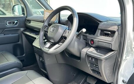 Honda Stepwgn, 2023 год, 2 150 000 рублей, 7 фотография
