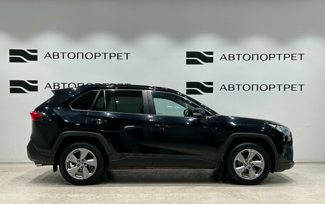 Toyota RAV4, 2021 год, 2 799 000 рублей, 8 фотография