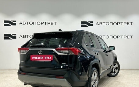 Toyota RAV4, 2021 год, 2 799 000 рублей, 7 фотография