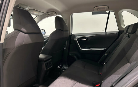 Toyota RAV4, 2021 год, 2 799 000 рублей, 13 фотография