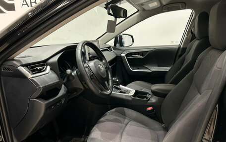 Toyota RAV4, 2021 год, 2 799 000 рублей, 15 фотография