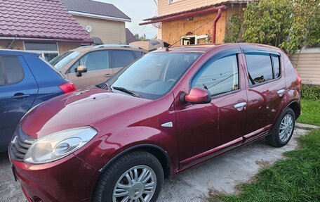 Renault Sandero I, 2013 год, 550 000 рублей, 2 фотография