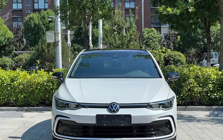 Volkswagen Golf VIII, 2022 год, 1 760 000 рублей, 2 фотография