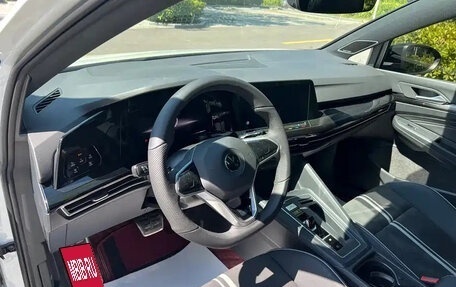 Volkswagen Golf VIII, 2022 год, 1 760 000 рублей, 13 фотография