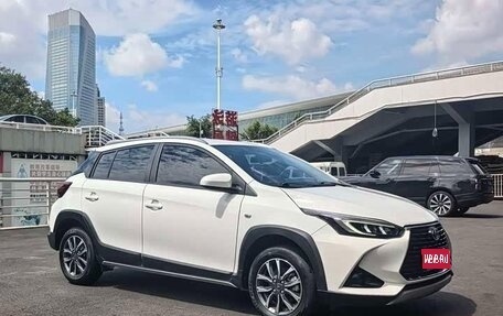 Toyota Yaris XP150 рестайлинг, 2023 год, 1 270 000 рублей, 1 фотография