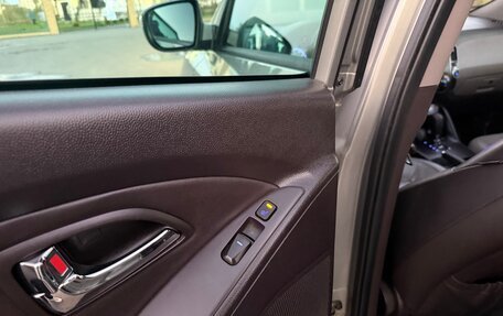Hyundai ix35 I рестайлинг, 2010 год, 920 000 рублей, 17 фотография
