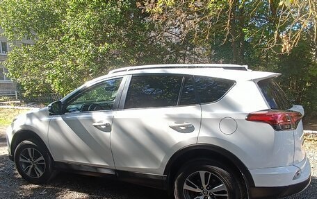 Toyota RAV4, 2017 год, 2 270 000 рублей, 4 фотография