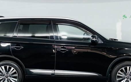 Mitsubishi Outlander III рестайлинг 3, 2019 год, 1 561 000 рублей, 4 фотография