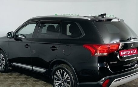 Mitsubishi Outlander III рестайлинг 3, 2019 год, 1 561 000 рублей, 7 фотография