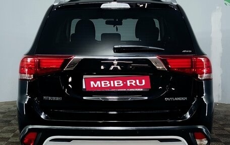Mitsubishi Outlander III рестайлинг 3, 2019 год, 1 561 000 рублей, 6 фотография