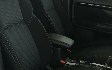 Mitsubishi Outlander III рестайлинг 3, 2019 год, 1 561 000 рублей, 23 фотография