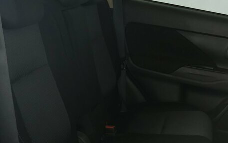 Mitsubishi Outlander III рестайлинг 3, 2019 год, 1 561 000 рублей, 24 фотография