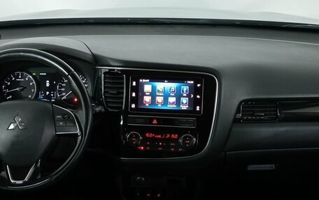 Mitsubishi Outlander III рестайлинг 3, 2019 год, 1 561 000 рублей, 21 фотография