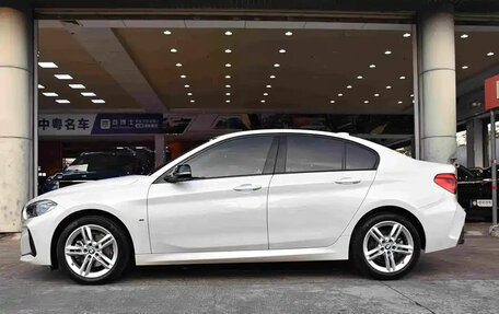 BMW 1 серия, 2022 год, 1 300 000 рублей, 4 фотография