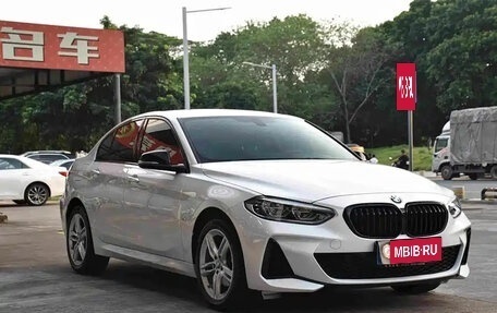 BMW 1 серия, 2022 год, 1 300 000 рублей, 3 фотография