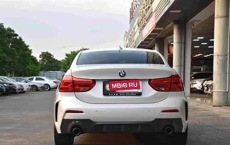 BMW 1 серия, 2022 год, 1 300 000 рублей, 16 фотография