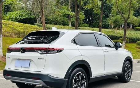 Honda Vezel, 2022 год, 1 830 000 рублей, 5 фотография