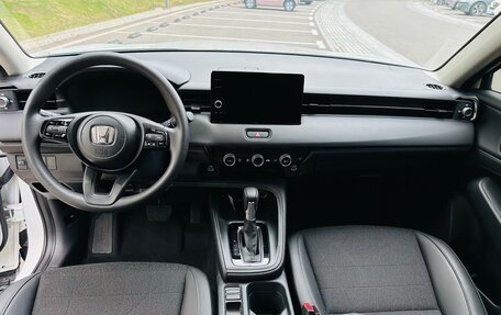 Honda Vezel, 2022 год, 1 830 000 рублей, 9 фотография