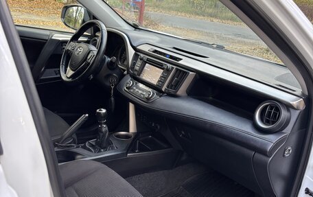 Toyota RAV4, 2013 год, 1 370 000 рублей, 6 фотография