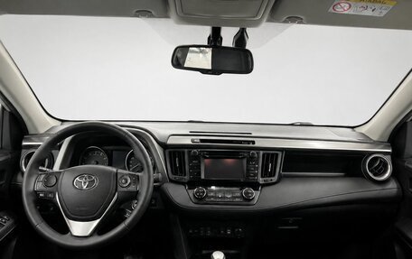 Toyota RAV4, 2016 год, 2 329 000 рублей, 6 фотография