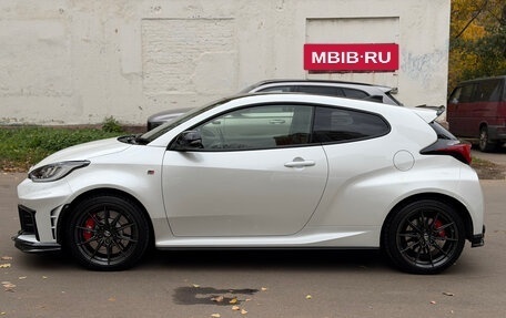 Toyota Yaris, 2024 год, 4 900 000 рублей, 7 фотография