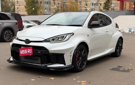 Toyota Yaris, 2024 год, 4 900 000 рублей, 6 фотография