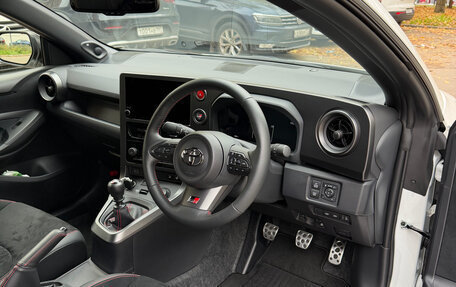 Toyota Yaris, 2024 год, 4 900 000 рублей, 16 фотография