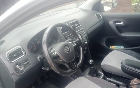Volkswagen Polo VI (EU Market), 2017 год, 1 050 000 рублей, 4 фотография