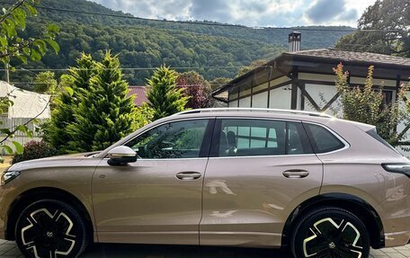 Volkswagen Tiguan, 2024 год, 4 650 000 рублей, 2 фотография