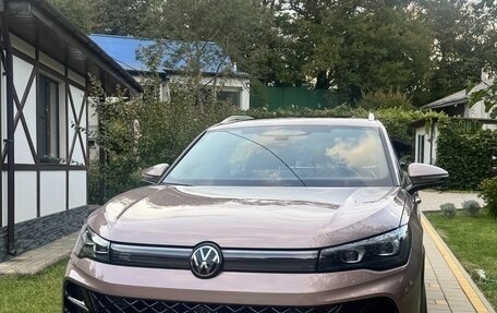 Volkswagen Tiguan, 2024 год, 4 650 000 рублей, 8 фотография