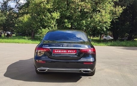 Mercedes-Benz E-Класс, 2021 год, 2 600 000 рублей, 3 фотография