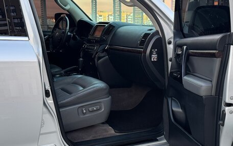 Toyota Land Cruiser 200, 2008 год, 3 000 000 рублей, 26 фотография