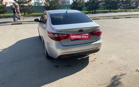 KIA Rio III рестайлинг, 2011 год, 550 000 рублей, 2 фотография