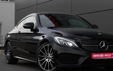 Mercedes-Benz C-Класс, 2017 год, 3 398 000 рублей, 25 фотография