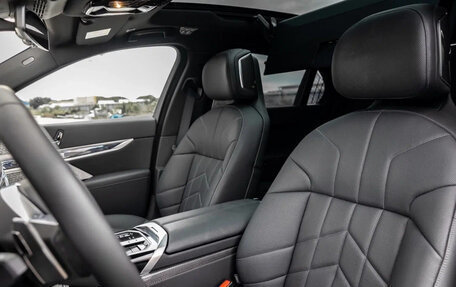 BMW 7 серия, 2025 год, 13 280 000 рублей, 17 фотография
