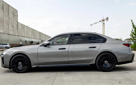 BMW 7 серия, 2025 год, 13 280 000 рублей, 15 фотография