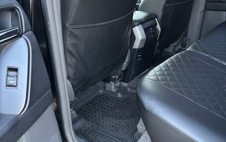 Toyota Land Cruiser Prado 150 рестайлинг 2, 2010 год, 2 650 000 рублей, 8 фотография