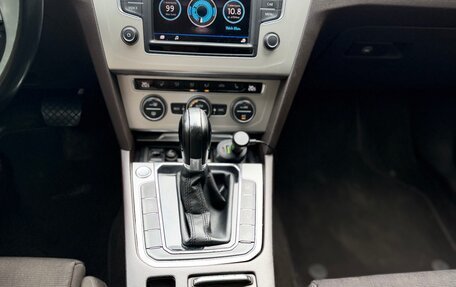 Volkswagen Passat B8 рестайлинг, 2016 год, 1 555 000 рублей, 7 фотография