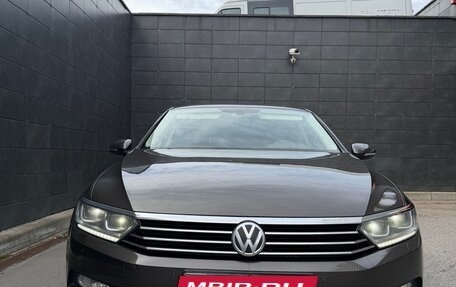 Volkswagen Passat B8 рестайлинг, 2016 год, 1 555 000 рублей, 3 фотография