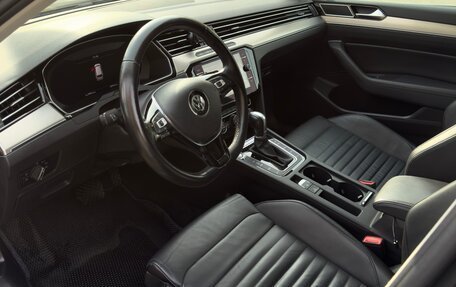 Volkswagen Passat B8 рестайлинг, 2018 год, 2 399 000 рублей, 12 фотография