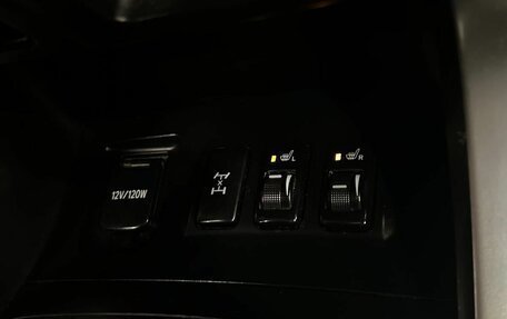 Toyota Land Cruiser Prado 120 рестайлинг, 2004 год, 1 518 000 рублей, 17 фотография