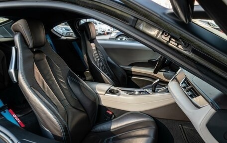 BMW i8 I рестайлинг, 2014 год, 5 900 000 рублей, 12 фотография