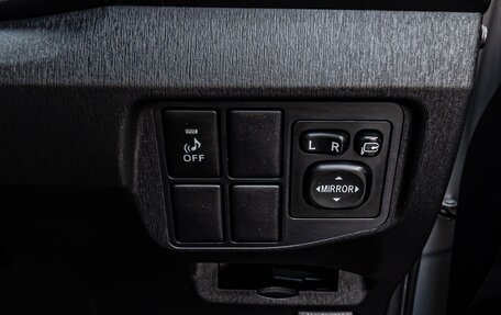 Toyota Prius, 2012 год, 1 135 000 рублей, 15 фотография