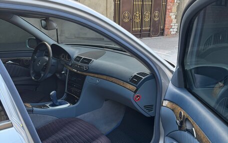 Mercedes-Benz E-Класс, 2004 год, 870 000 рублей, 6 фотография