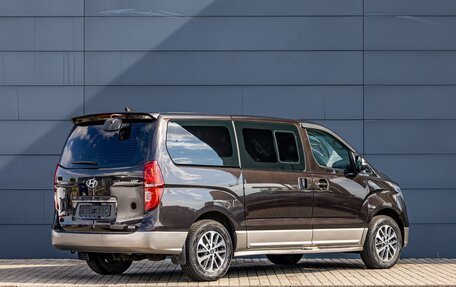 Hyundai Grand Starex Grand Starex I рестайлинг 2, 2018 год, 2 455 000 рублей, 6 фотография