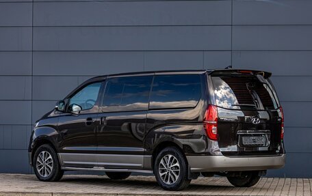 Hyundai Grand Starex Grand Starex I рестайлинг 2, 2018 год, 2 455 000 рублей, 9 фотография