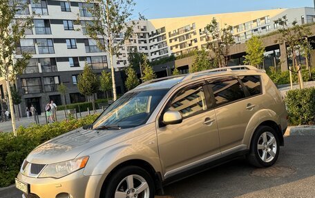 Mitsubishi Outlander III рестайлинг 3, 2007 год, 1 050 000 рублей, 4 фотография