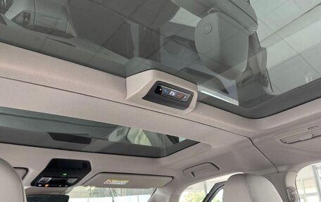 Volkswagen Multivan, 2023 год, 5 250 000 рублей, 21 фотография