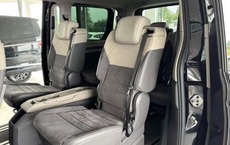 Volkswagen Multivan, 2023 год, 5 250 000 рублей, 34 фотография